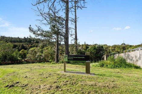 Photo of property in 1/9a Kitewao Street, Northcote, Auckland, 0627