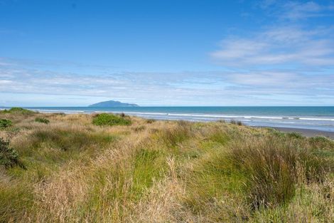 Photo of property in 38 Marine Parade, Otaki Beach, Otaki, 5512