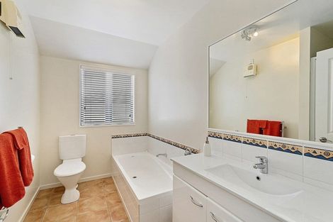 Photo of property in 52 Fairway Drive, Shirley, Christchurch, 8061