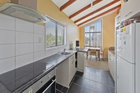 Photo of property in 71 Etherton Drive, Weymouth, Auckland, 2103