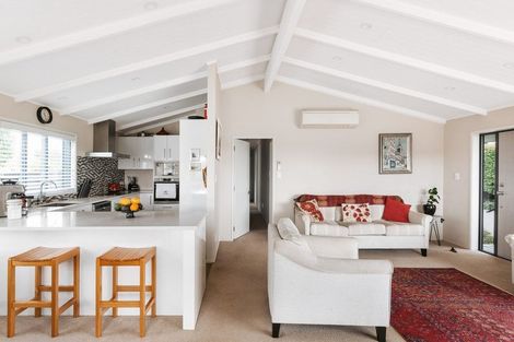 Photo of property in 46 Links View Drive, Omokoroa, 3114