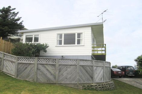 Photo of property in 8 Honeysuckle Grove, Maungaraki, Lower Hutt, 5010