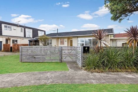 Photo of property in 2 Cobar Close, Maupuia, Wellington, 6022