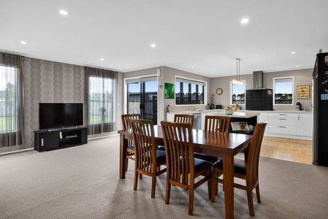 Photo of property in 12 Mercade Close, Stratford, 4332