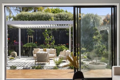 Photo of property in 102 Moffat Road, Bethlehem, Tauranga, 3110