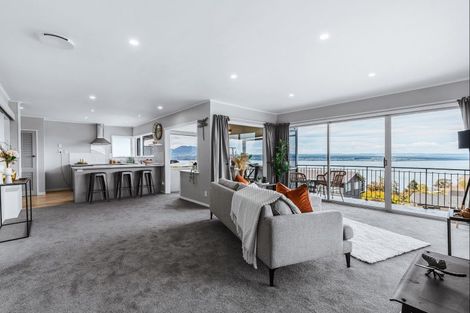 Photo of property in 88 Wakeman Road, Acacia Bay, Taupo, 3330