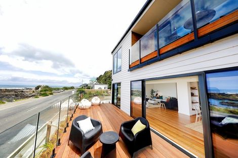 Photo of property in 354 The Esplanade, Island Bay, Wellington, 6023