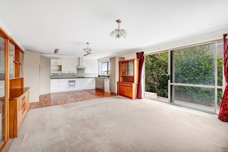 Photo of property in 9 Raabia Close, Parakai, 0830