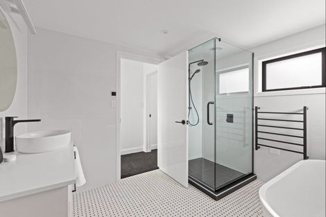 Photo of property in 1c Puriri Avenue, Orewa, 0931