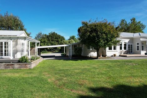 Photo of property in 365 Corbett Road, Paraite, New Plymouth, 4373