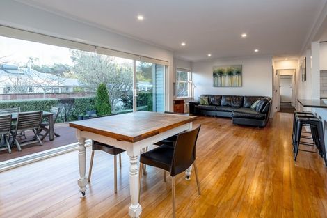 Photo of property in 2 Kempton Street, Greytown, 5712