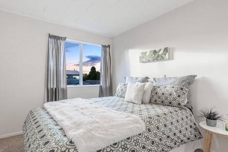 Photo of property in 12 Raelene Place, Massey, Auckland, 0614