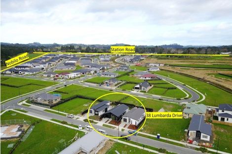 Photo of property in 38 Lumbarda Drive, Kumeu, 0810