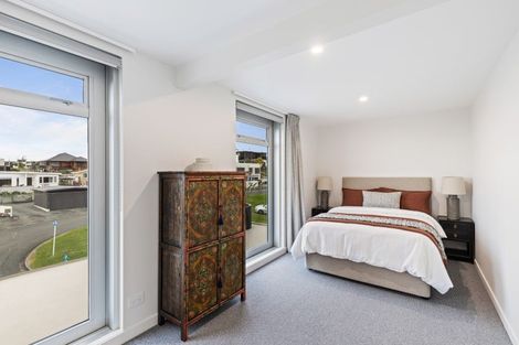 Photo of property in Weekeston Apartments, 2 Nobs Line, Strandon, New Plymouth, 4312