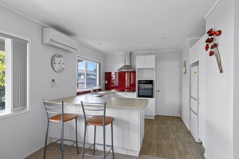 Photo of property in 2/8 Riverside Road, Orewa, 0931