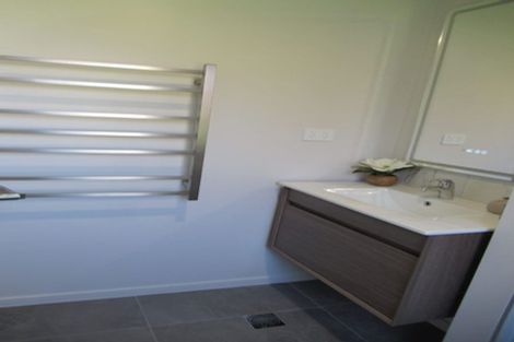 Photo of property in 10/2 Nikau Street, New Lynn, Auckland, 0600