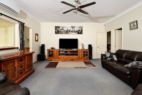 Photo of property in 7a Garelja Road, Henderson, Auckland, 0612
