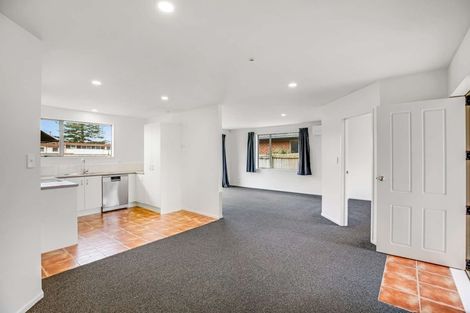 Photo of property in 18 Chic Gardens, Parakai, 0830