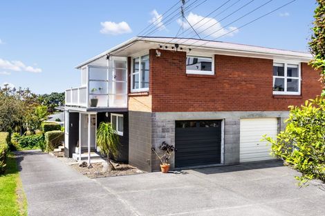 Photo of property in 1/264 Lake Road, Hauraki, Auckland, 0622