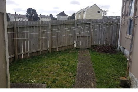 Photo of property in 5-7 Hazard Grove, Cannons Creek, Porirua, 5024
