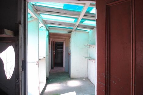 Photo of property in 17 Gloag Street, Waverley, 4510