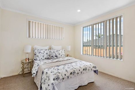 Photo of property in 12 Mt Lebanon Crescent, The Gardens, Auckland, 2105