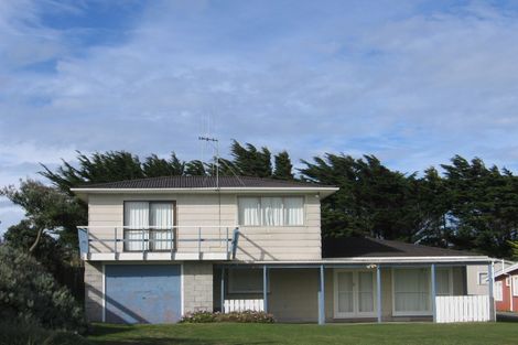 Photo of property in 22 Mack Street, Foxton Beach, Foxton, 4815