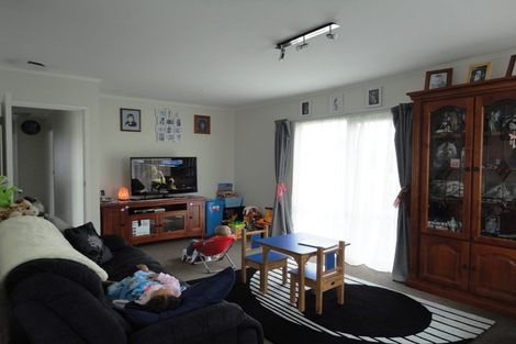 Photo of property in 21 Adel Place, Weymouth, Auckland, 2103