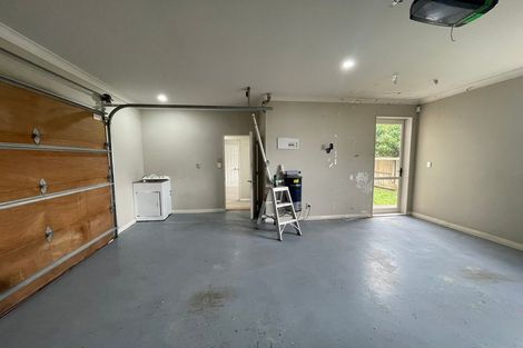 Photo of property in 32 Kaseng Place, East Tamaki Heights, Auckland, 2016