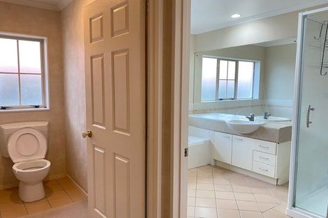 Photo of property in 14 Tolben Place, Golflands, Auckland, 2013