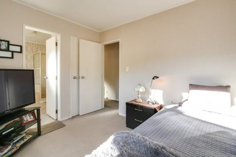 Photo of property in 16a Lowther Place, Taradale, Napier, 4112