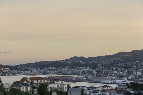 Photo of property in 7 Lakshmi Place, Khandallah, Wellington, 6035