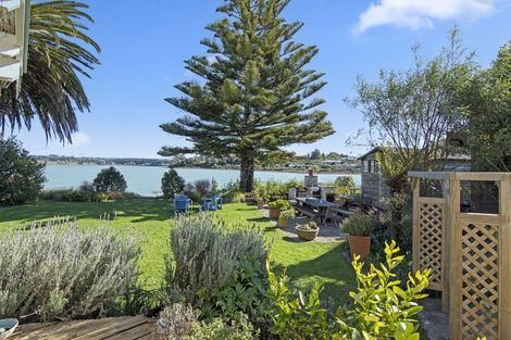 Photo of property in 32 Tahi Street, Mapua, 7005