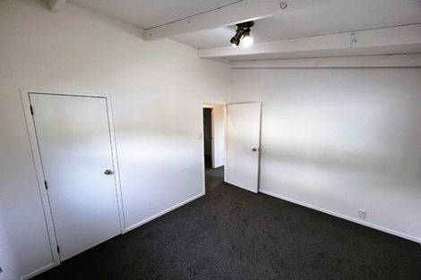 Photo of property in 1/537 Glenfield Road, Glenfield, Auckland, 0629