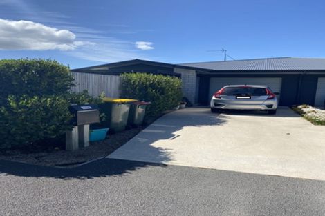 Photo of property in 2/2 Hilton Road, Saint Andrews, Hamilton, 3200