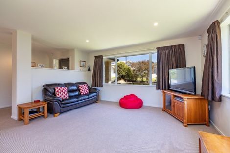 Photo of property in 12 Tararua Close, Aotea, Porirua, 5024