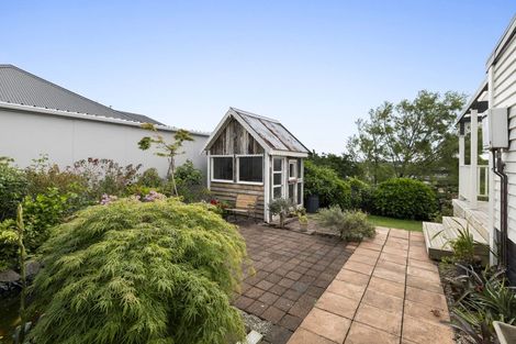 Photo of property in 132 Tukapa Street, Westown, New Plymouth, 4310