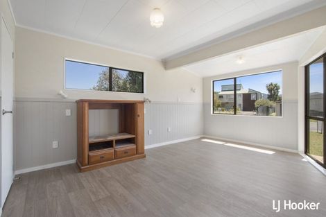 Photo of property in 1 Patterson Place, Waihi Beach, 3611