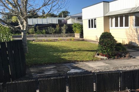 Photo of property in 51 Awaroa Road, Sunnyvale, Auckland, 0612