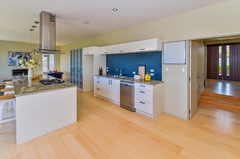 Photo of property in 16 Stranraer Crescent, Wattle Downs, Auckland, 2103