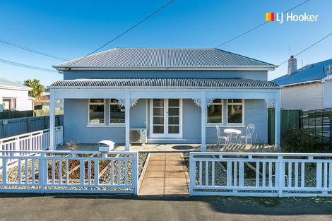 Photo of property in 40 Hargest Crescent, Saint Kilda, Dunedin, 9012