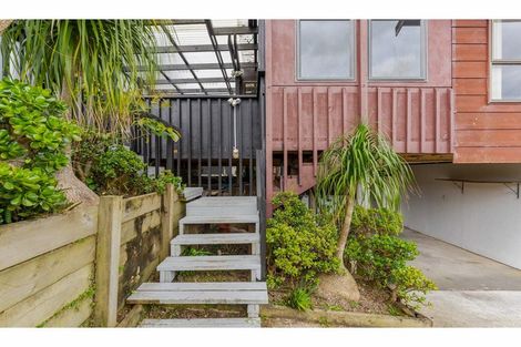 Photo of property in 1/33 Sapphire Place, Bayview, Auckland, 0629