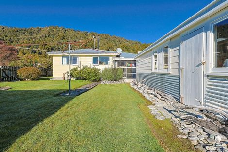 Photo of property in 74 Main Road, Harihari, 7884