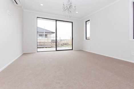 Photo of property in 9 Davey Crescent, Orewa, 0931