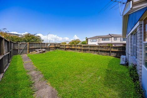 Photo of property in 4/3 Corin Avenue, Manurewa, Auckland, 2102