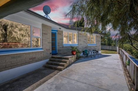 Photo of property in 20 Pinehaven Road, Pinehaven, Upper Hutt, 5019