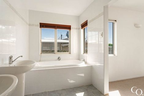 Photo of property in 41 Karewa Parade, Papamoa Beach, Papamoa, 3118