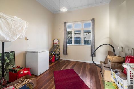 Photo of property in 14 Blackwell Street, Marton, 4710