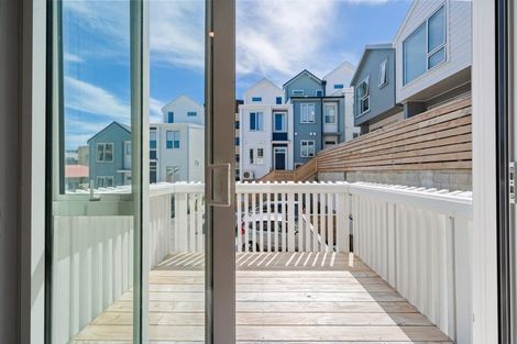 Photo of property in 11/30 Pirie Street, Mount Victoria, Wellington, 6011