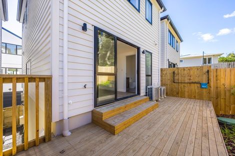 Photo of property in 17b Hogans Road, Glenfield, Auckland, 0629